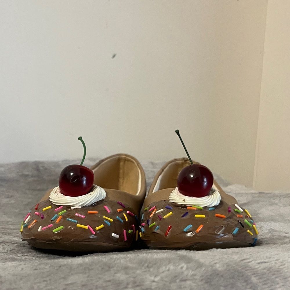 NWOB Dream Pairs Handcrafted Cherry Ice Cream Sundae Flats size 9 - Picture 2 of 9